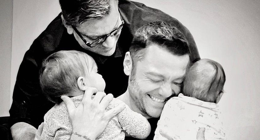 Tiziano Ferro papà di due bambini: “Benvenuti Margherita e Andres” preview