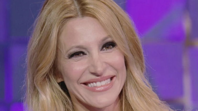 Adriana Volpe: gieffini promossi e bocciati e la verità sulle liti con Magalli e Sonia preview