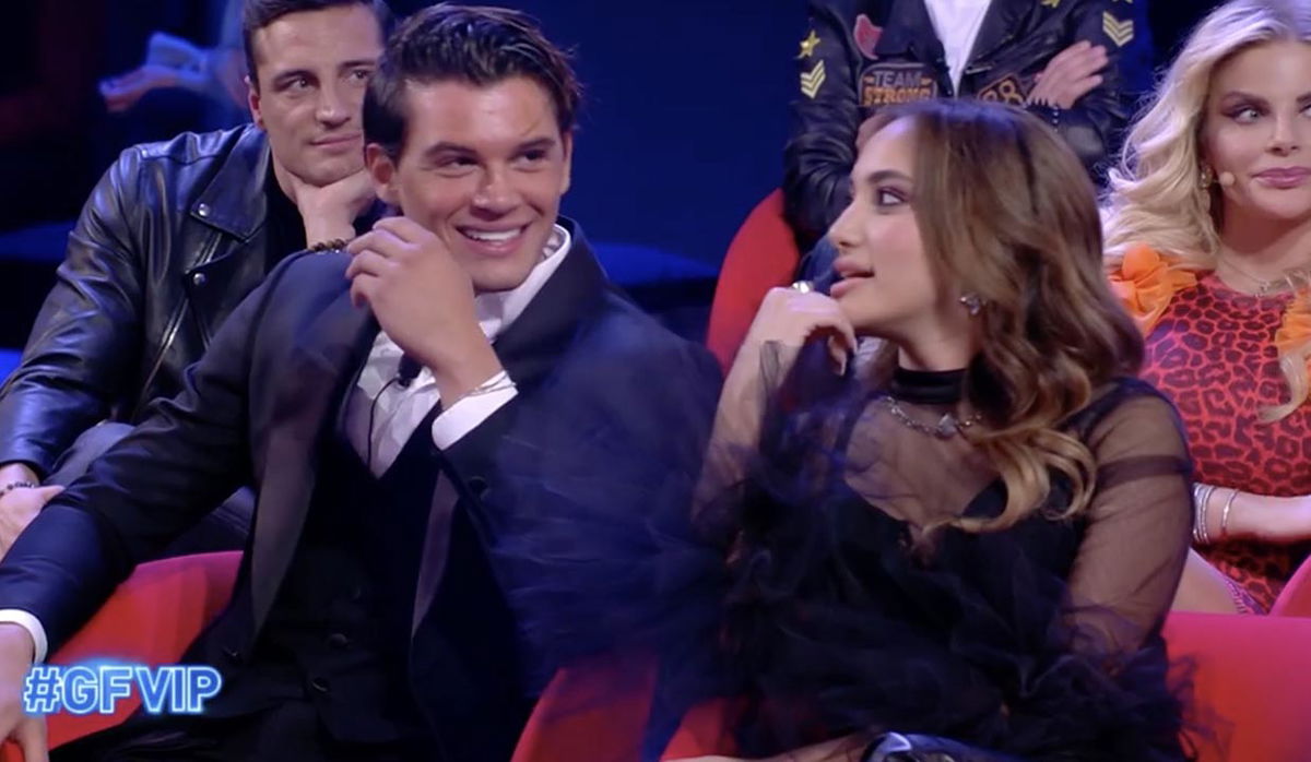 Antonio e Clarissa si confrontano da Signorini e fanno il punto della situazione: “Dicerie” article-post