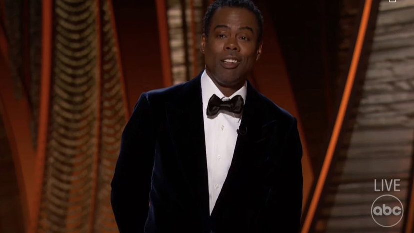 Chris Rock ha deciso di non denunciare Will Smith. L’attore ora potrebbe dover restituire l’Oscar preview