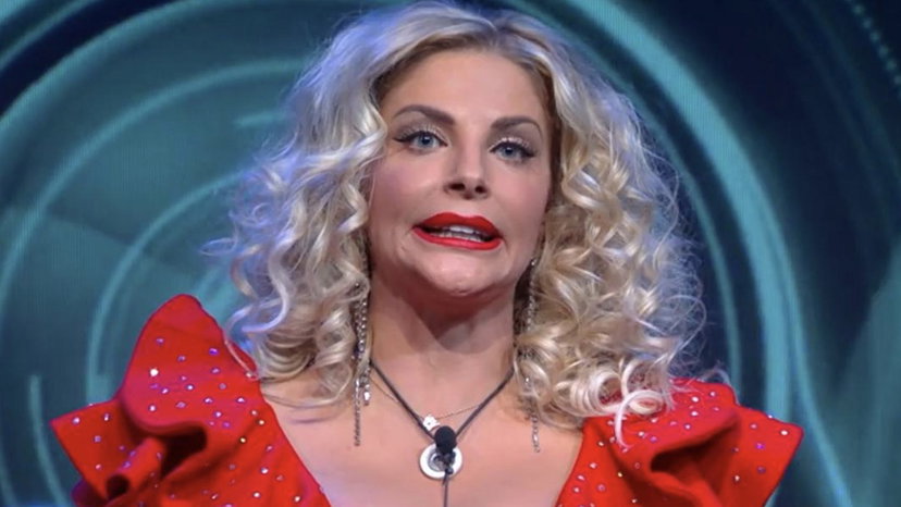 Francesca Cipriani al posto di Flavia Vento che si è ritirata da La Pupa e il Secchione Show preview