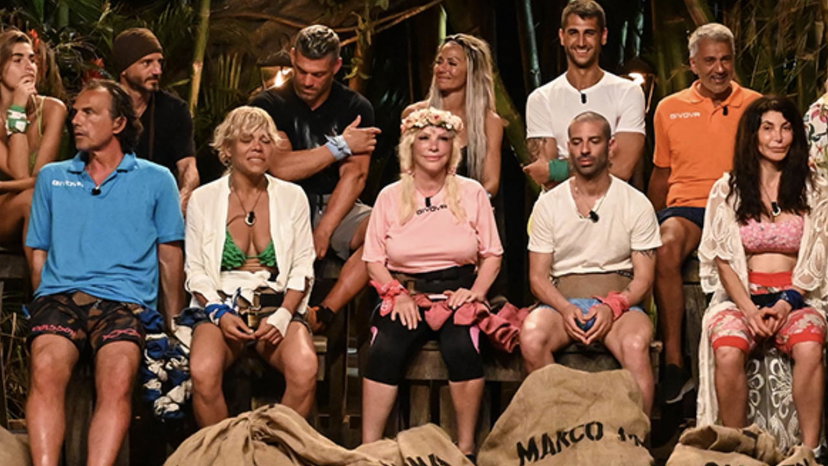 Isola dei Famosi, verso il cast il conduttore ex di Valeria Marini e Antonella Elia preview