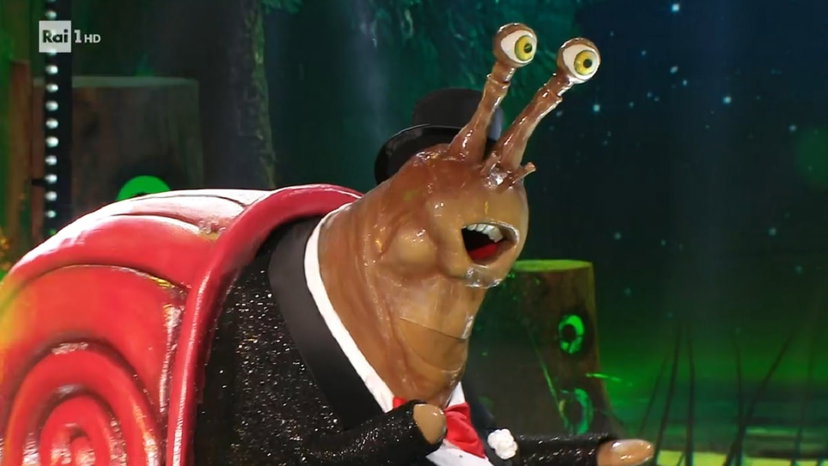 Lumaca eliminata a Il Cantante Mascherato: ecco chi c’era sotto la maschera preview