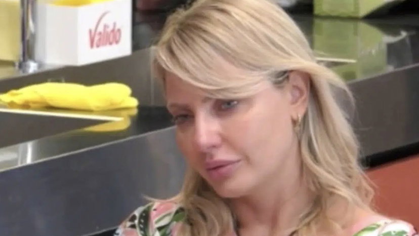 Manila scopre che sul web la chiamavano ‘lavapiatti’: la sua reazione preview