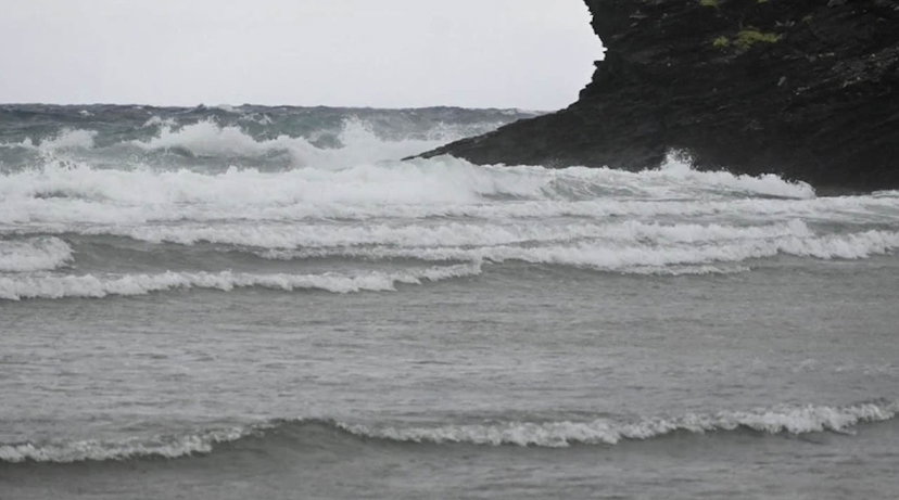 Naufraghi portati al sicuro, Alvin: “Maltempo, situazione brutta” preview