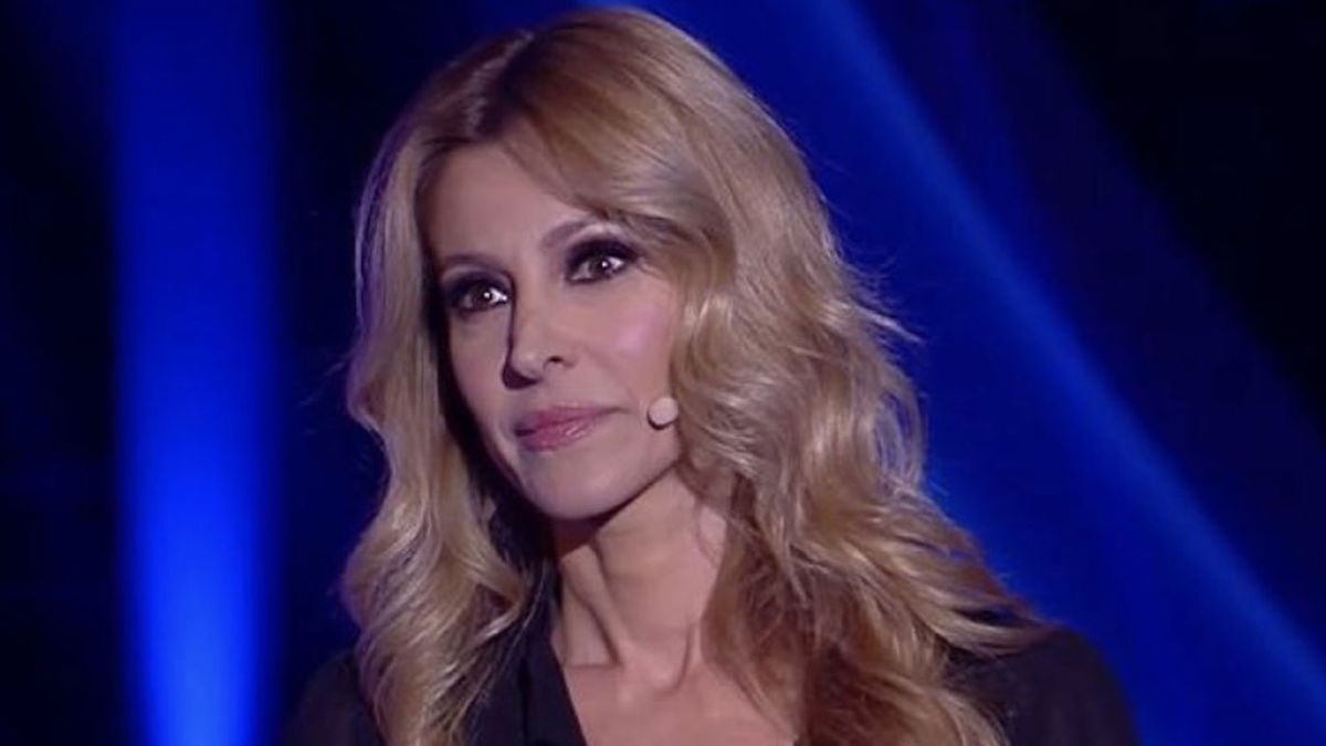 Adriana Volpe, l’attacco di una ex gieffina: “Noiosa e scontata” article-post
