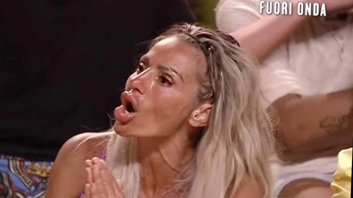 Lory Del Santo: il duro attacco di Laura Maddaloni in un fuori onda fa scoppiare una polemica article-post