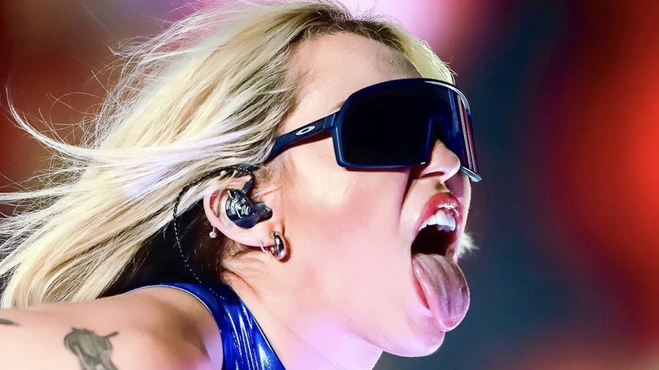 Miley Cyrus attacca ancora i Grammy