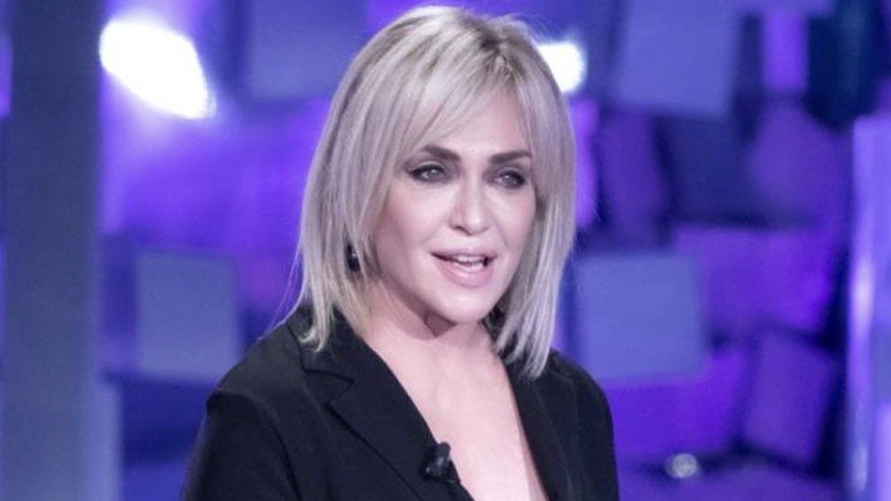 Paola Barale ospite a Belve