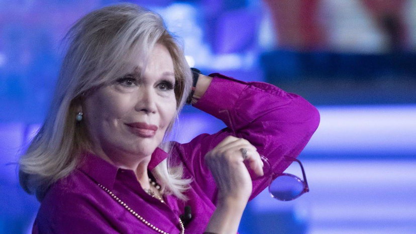 Amanda Lear, il retroscena da Dolce e Gabbana: “Ha preso le magliette e se n’è andata senza pagare” preview