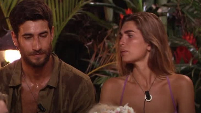 Estefania lascia Roger e spiega i motivi: “Vali zero! Vai a fare in C” preview