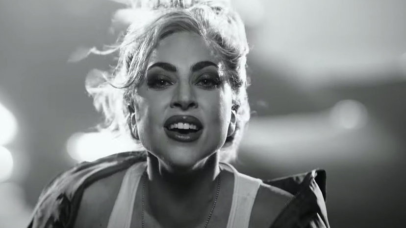 Lady Gaga: il video di Hold My Hand preview