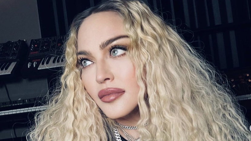 Madonna aiuta madri e figli ucraini e scoppia a piangere preview