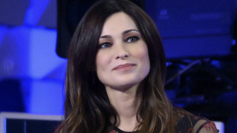 Manuela Arcuri, la confessione di una famosa collega: “Capricci sul set” preview