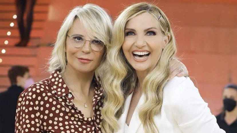 Maria De Filippi, Lorella Cuccarini le scrive una lettera dopo la fine di Amici preview