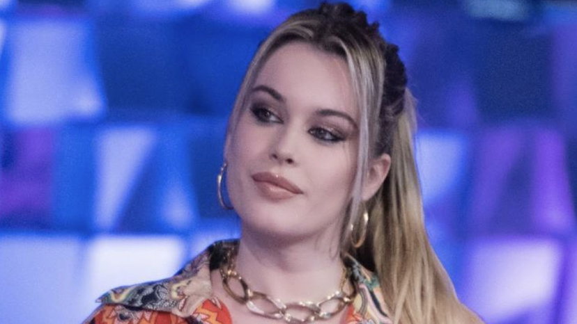 Sophie Codegoni ferma in aeroporto, non la riconoscevano dal documento: “Sì mi sono rifatta!” preview