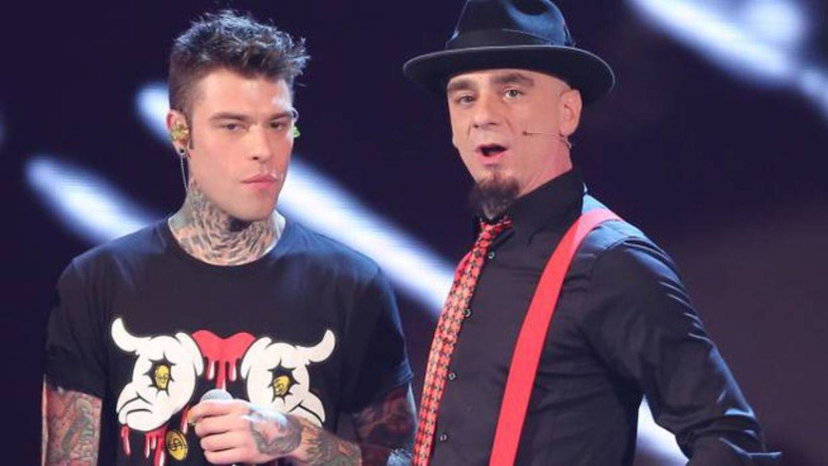 Fedez e J-Ax hanno fatto pace? Il gesto distensivo preview