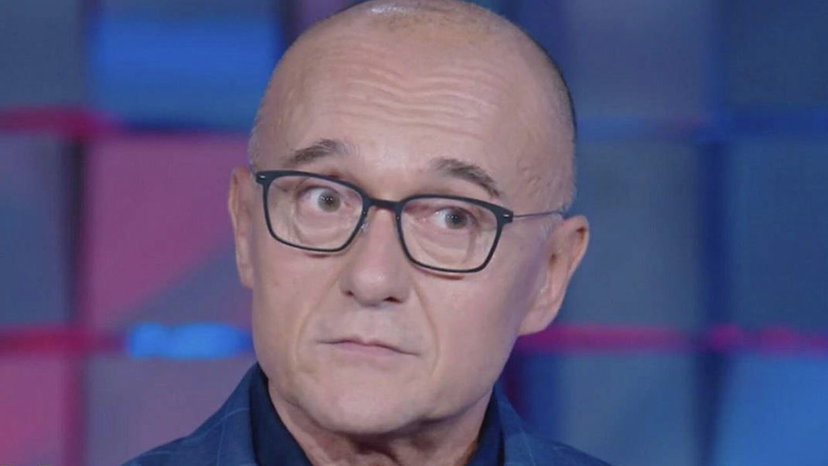 Alfonso Signorini si è ricoverato in ospedale: “Un mondo di cui si parla troppo poco” preview