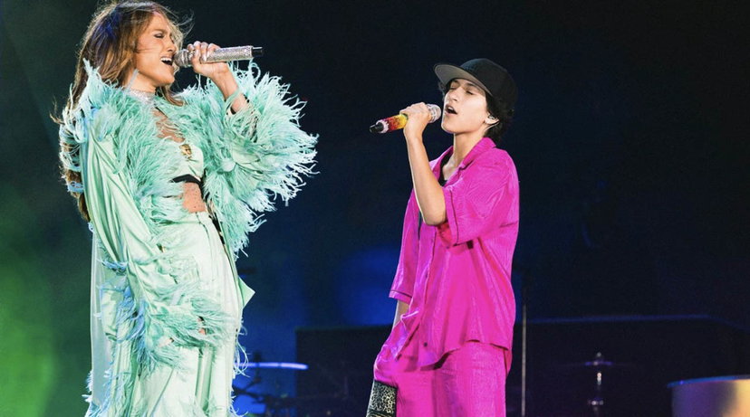 Jennifer Lopez porta sul palco il coming out di suǝ figliǝ Emme preview