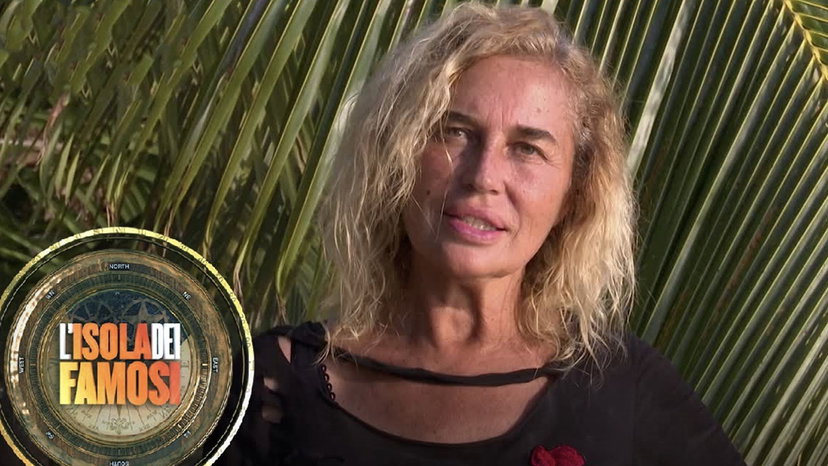Lory Del Santo dopo il caos dei suoi commenti: “Chi non deve vincere L’Isola” preview