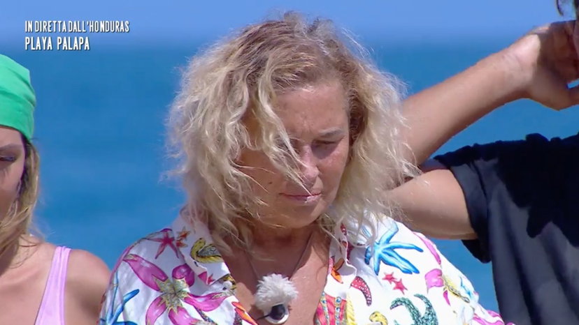 Lory Del Santo torna su Instagram e fa una pessima gaffe contro Luxuria e Blasi preview