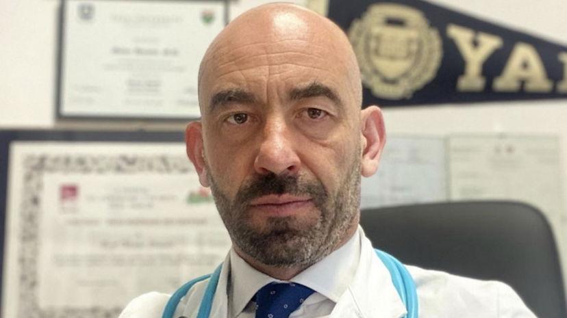 Bassetti e il vaiolo delle scimmie: “Raccomandiamo il vaccino ai gay” preview