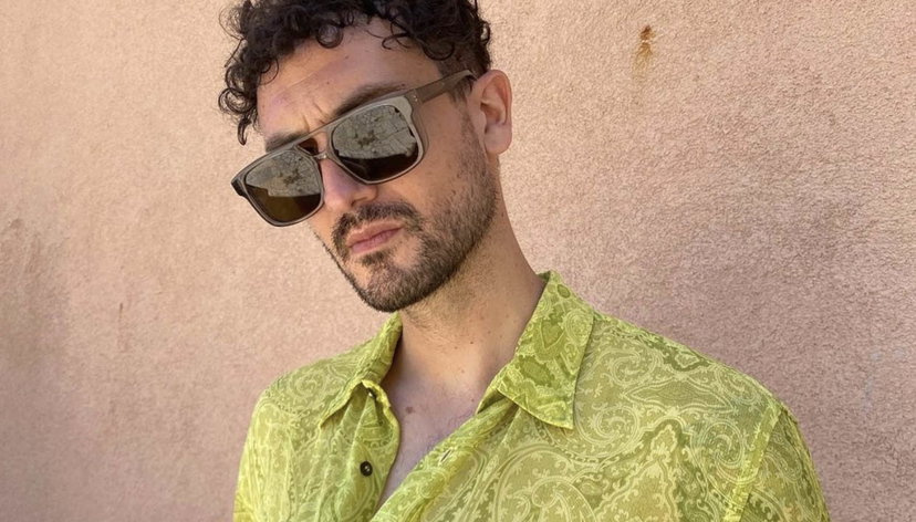 Elisa Esposito insegnante di corsivo, ma è Carl Brave il fondatore. Lui: “Vi chiedo scusa!” preview