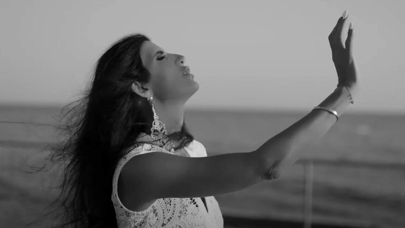 Pamela Prati: Sale Del Sud è il nuovo singolo preview