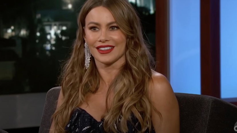 Sofia Vergara: suo figlio ascolta e balla Tribale di Elodie in macchina preview