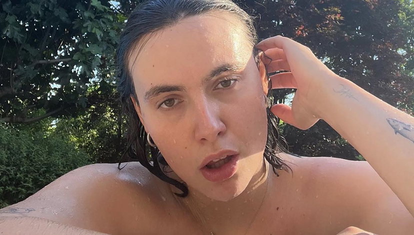 Madame, un fan le chiede se parteciperebbe a L’Isola dei Famosi e lei risponde preview