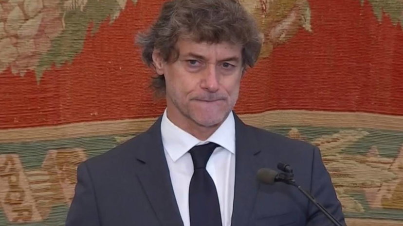 Alberto Angela: il suo commovente discorso al funerale di suo padre Piero preview