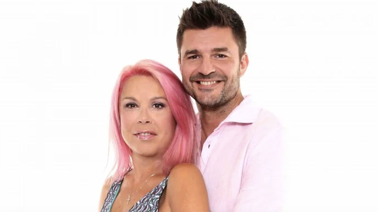 Anna Pettinelli reagisce a Stefano