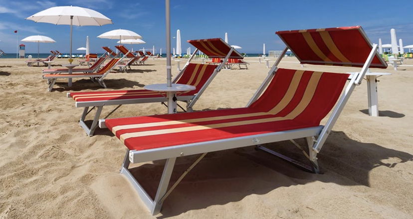 Coppia gay cacciata dalla spiaggia: “Ci sono dei bambini!” preview