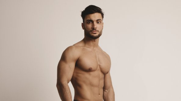 Davide Sanclimenti è il terzo italiano a vincere un reality in Gran Bretagna nell’ultimo anno preview