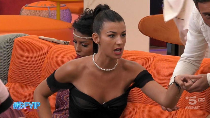 Ginevra sbotta contro la vita lussuosa di Giaele: “Uno schiaffo agli italiani, io non ho soldi per pagarmi la benzina alla Lamborghini” preview