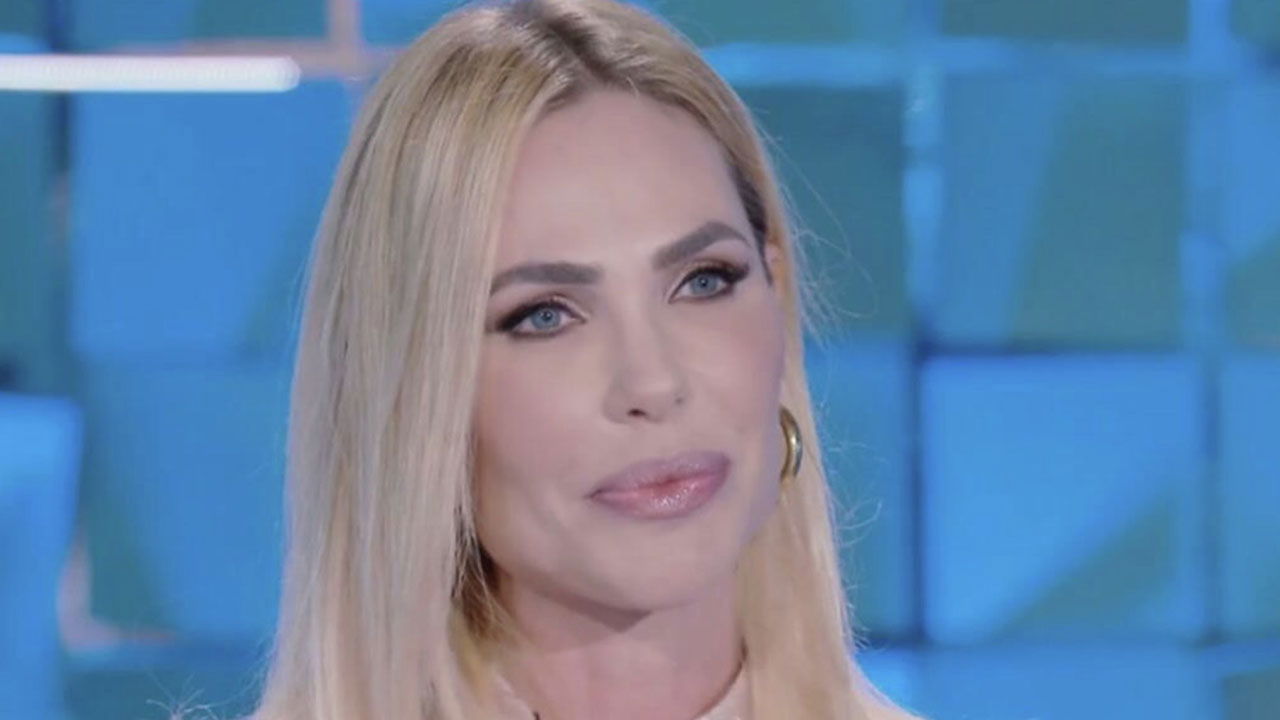 Messaggi strani di Ilary Blasi