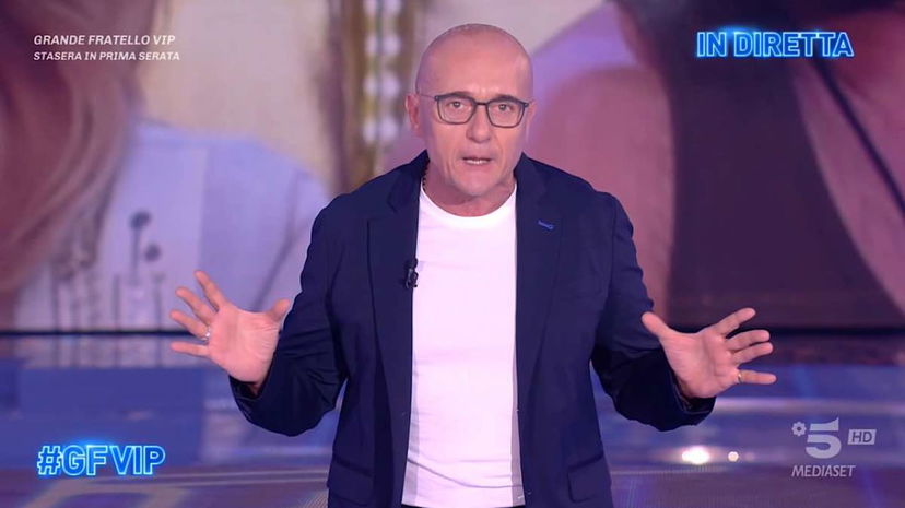 Concorrente saltato al Grande Fratello Vip: “Non mi mischio con quelle persone lì, se ci fossero stati altri sì” preview