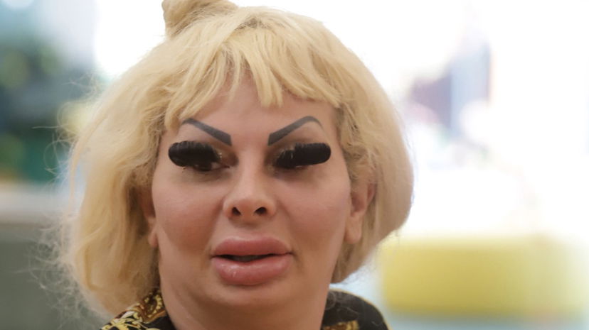 Elenoire Ferruzzi porta la parrucca, il video al GF Vip preview