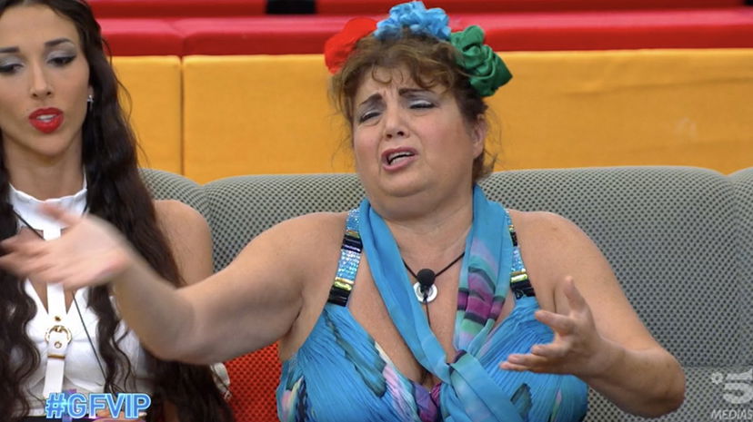 Gegia continua ad attaccare Marco Bellavia durante la pubblicità preview