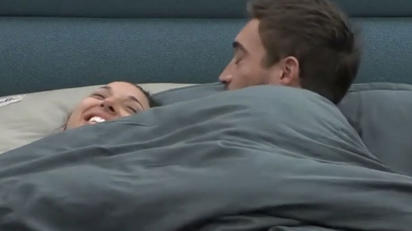 Giaele e Antonino sotto le coperte: scoppia l’amore libero e tutti notano un dettaglio preview