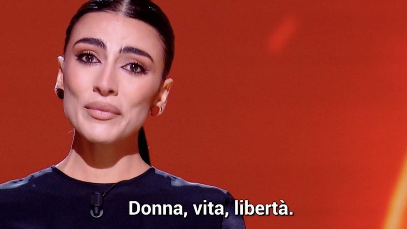 Giulia Salemi si commuove a Le Iene mandando un messaggio in farsi alle donne iraniane preview