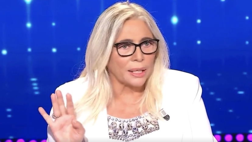 Mara Venier, duro attacco alla sua Domenica In: “Fastidiosa, insulsa” preview