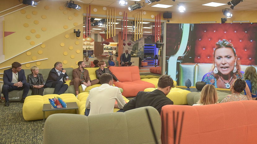 Provvedimento del GF Vip nella casa: scoppia una lite tra i concorrenti preview