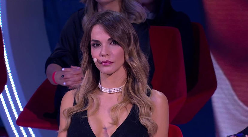 Sara Manfuso si sfoga dopo essere stata cacciata dallo studio da Alfonso Signorini preview