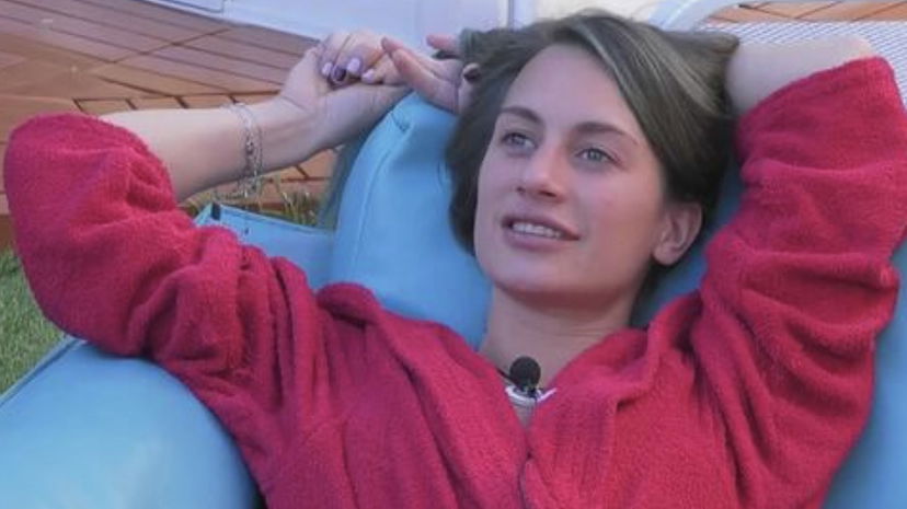 Uomo maturo nella vita di Nikita: la verità sul suo fidanzato misterioso preview