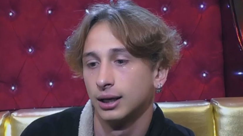 Ciupilan preso in giro da altri gieffini: “È un cartonato, sta muto” preview