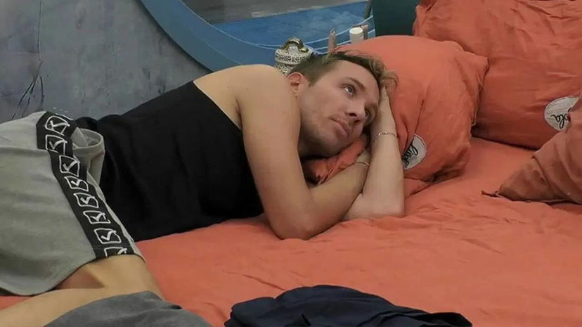 Alberto De Pisis ha il Covid e lascia la Casa, i gieffini: “Lo prenderemo tutti” preview