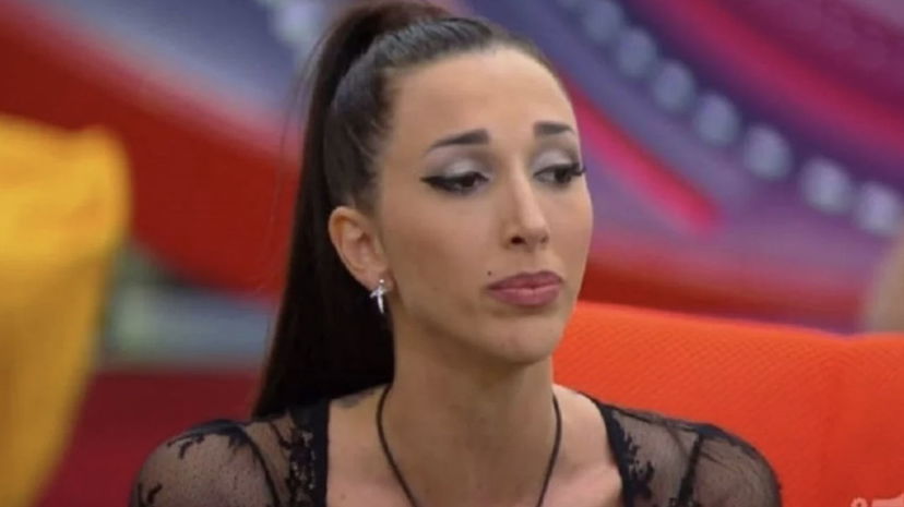 Giaele in isolamento?: “Ragazzi sto male, mi sento la febbre” preview