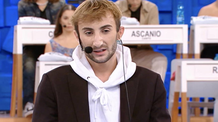 Ramon beccato in macchina fuori gli studi di Amici preview