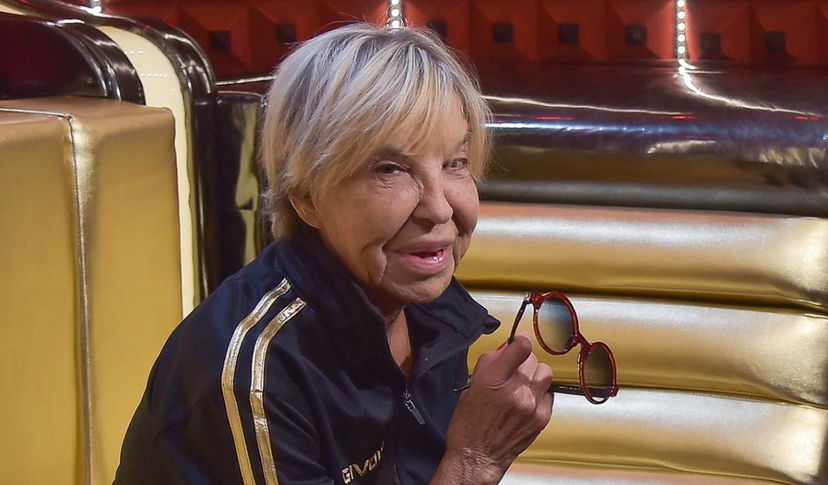 Wilma gelosa di Nikita che fa i grattini a Daniele: “La schiaccio deve stare attenta” preview